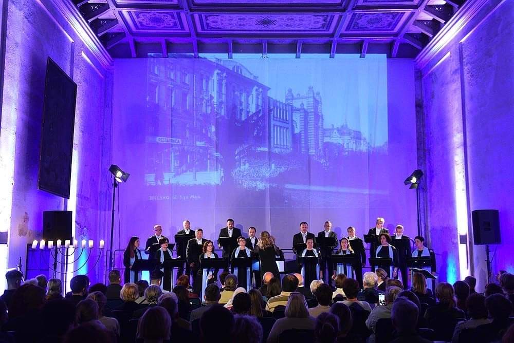  Koncert charytatywny na rzecz ratowania zabytków cmentarza żydowskiego Na zdjęciu koncert Hatikva znaczy Nadzieja
