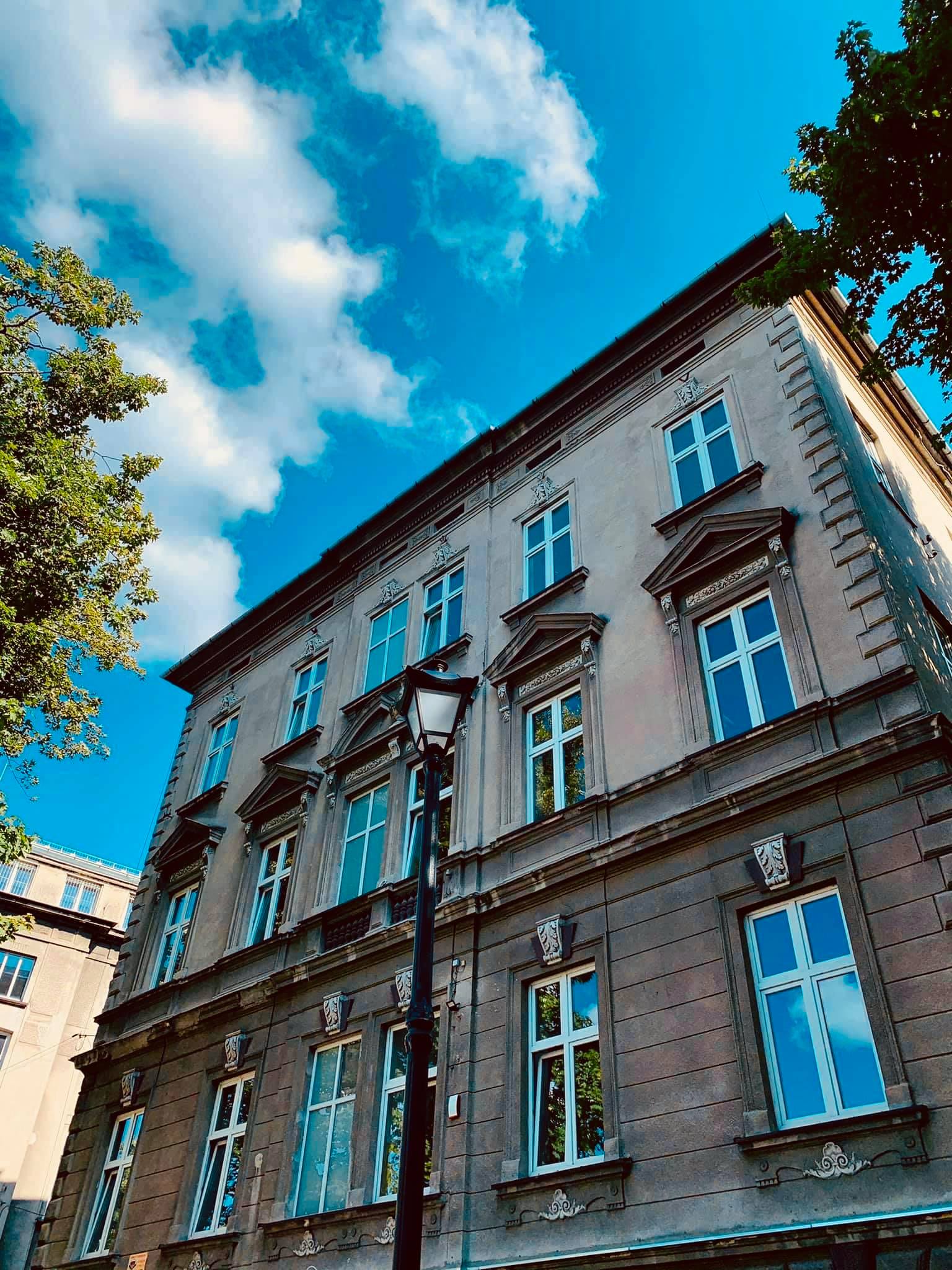  Wyższa Szkoła Ekonomiczno-Humanistyczna w Bielsku-Białej Na zdjęciu siedziba szkoły